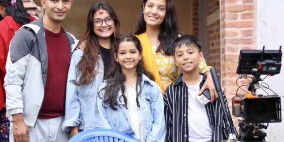 विश्वकर्मा पूजाको अवसर पारेर उपकरणलाई पूजा गर्दै फिल्म ‘ममी’को छायाँकन सुरु