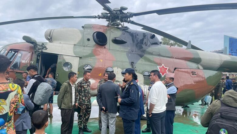 काभ्रेको रोशीमा फसेका यात्रुलाई उद्धार गर्न हेलिकप्टर परिचालन