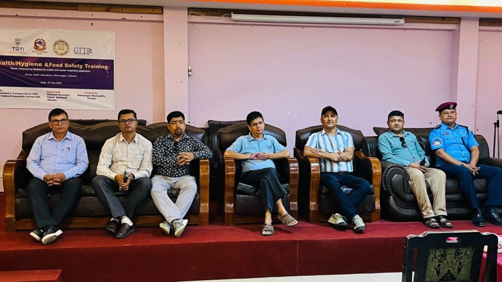 गुणस्तरीय सेवा र स्वास्थ्य सुरक्षामा जोड दिँदै बछौली माविको कार्यक्रम